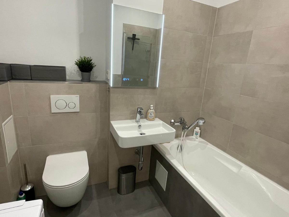 Zentrumsnahe Leipzig-Apartments, Nahe Ufz Und Bmw Inkl Parkplatz Und Fahrraeder Esterno foto